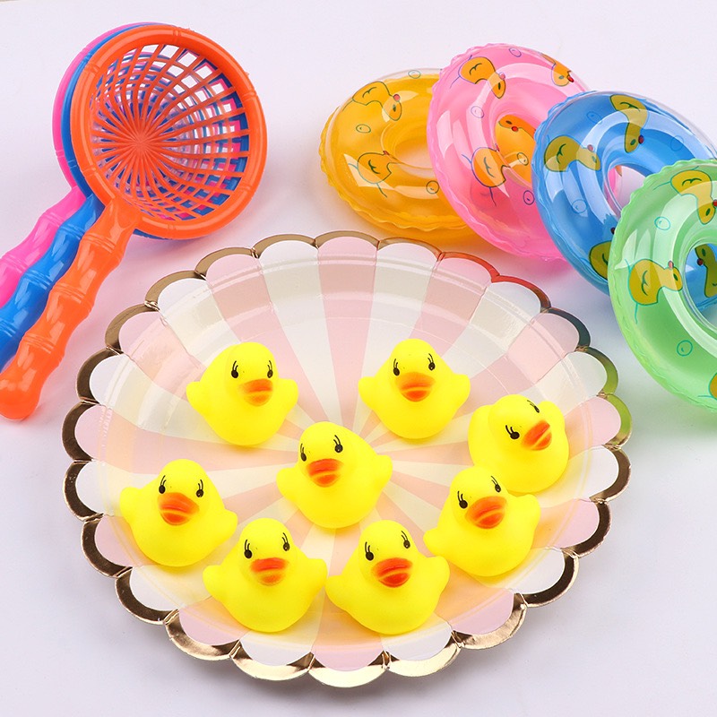 Set đồ chơi bồn tắm vịt kèm phao cho bé
