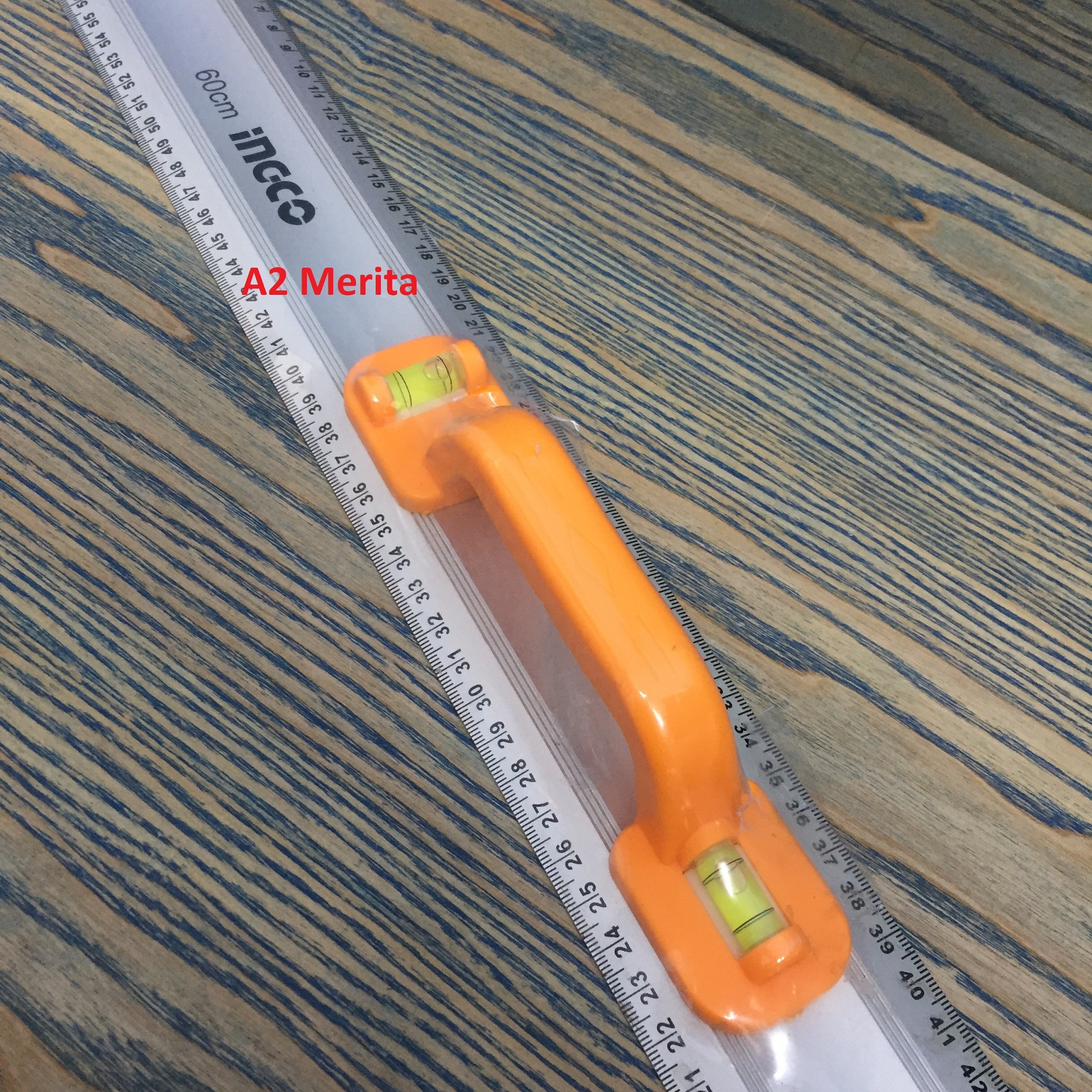 Thước nhôm xây dựng (60cm) Ingco HAR01060