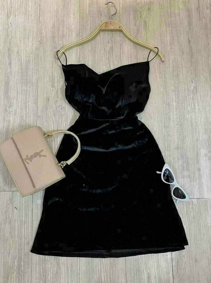 Đầm body hai dây cổ đổ chất liệu lụa satin thoáng mát Rose Fashion
