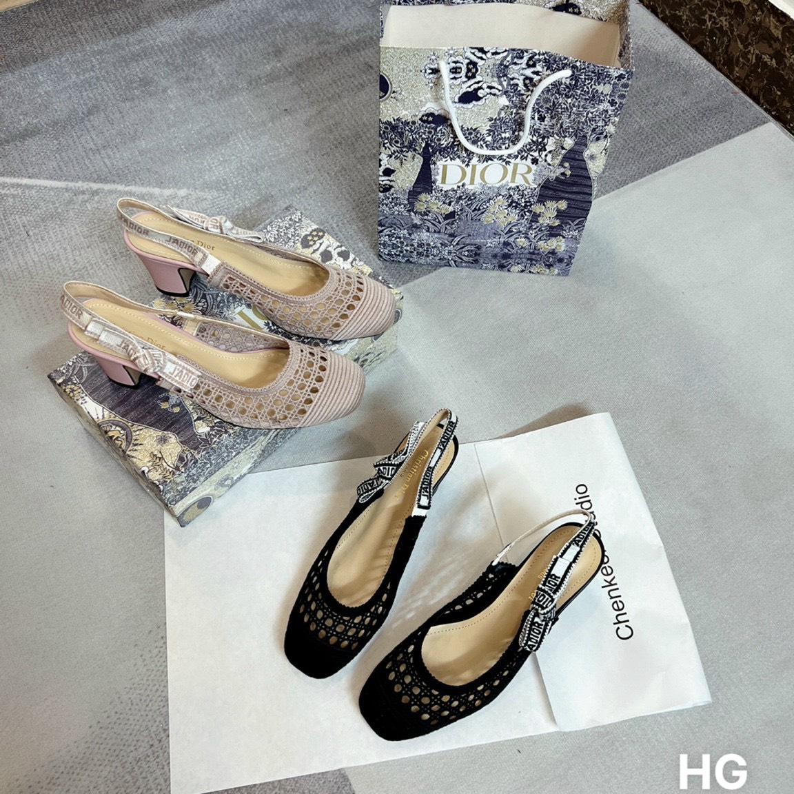 Sandal nữ hở gót 2 màu đen kem lên chân đẹp!!