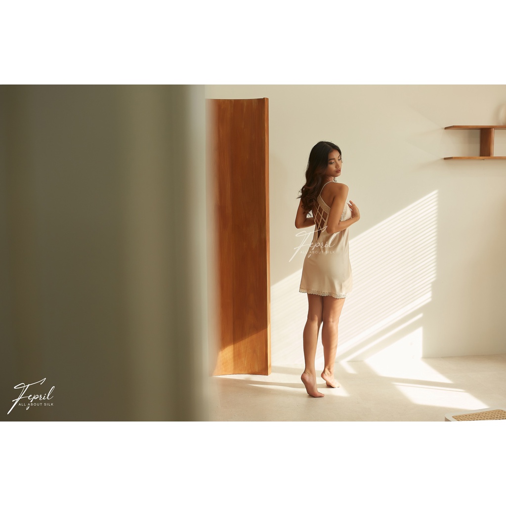 Đầm lụa đan dây phối ren FEPRIL Lacy Cross Back dress