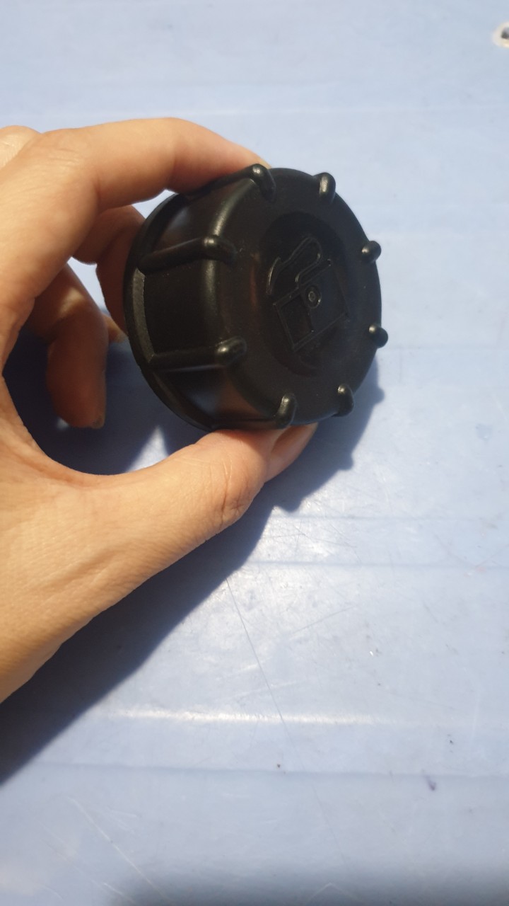 [HCM] NẮP BÌNH XĂNG LỚN MÁY CẮT CỎ 4 THÌ GX35 (2 CÁI)
