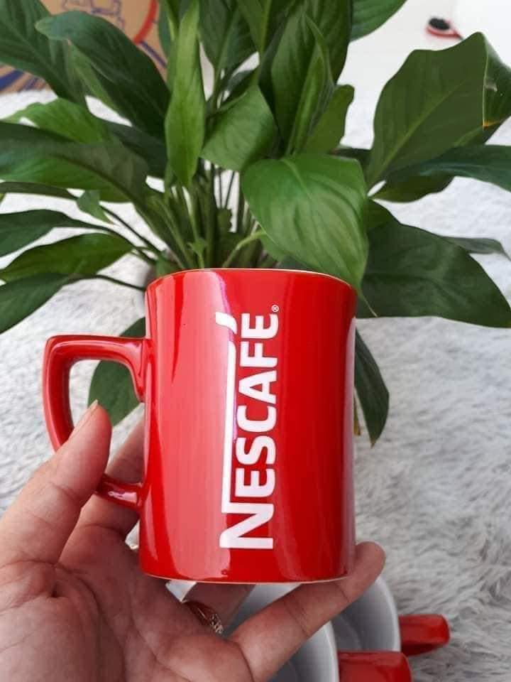LY SỨ QUAI NESCAFE