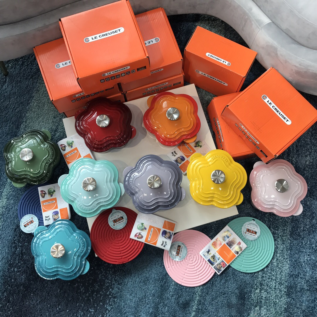 Nồi Le Creuset Hình Hoa 20cm
