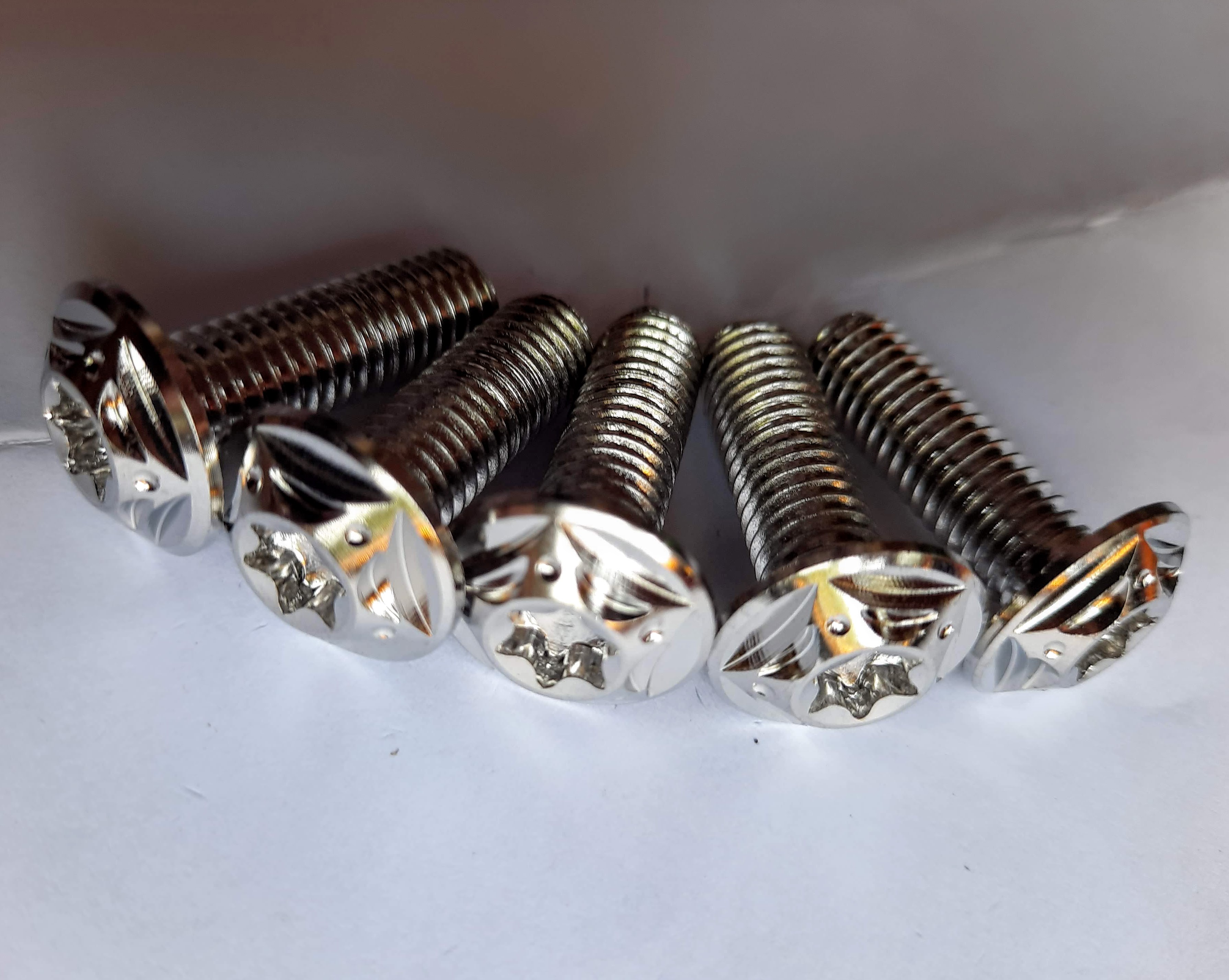 BỘ 4 CON ỐC ĐĨA SALAYA 8LY x 20mm