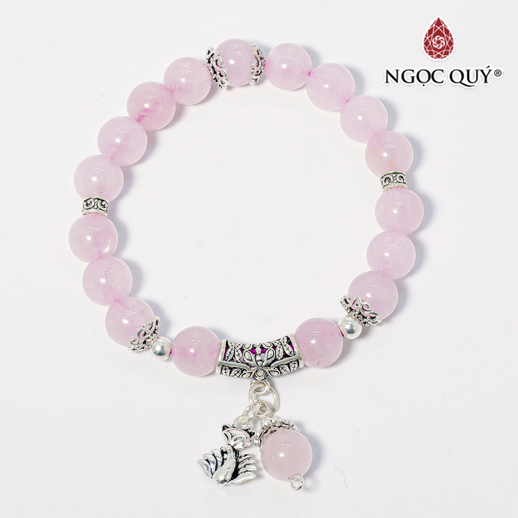 Vòng tay thạch anh hồng charm bạc - ngọc quý