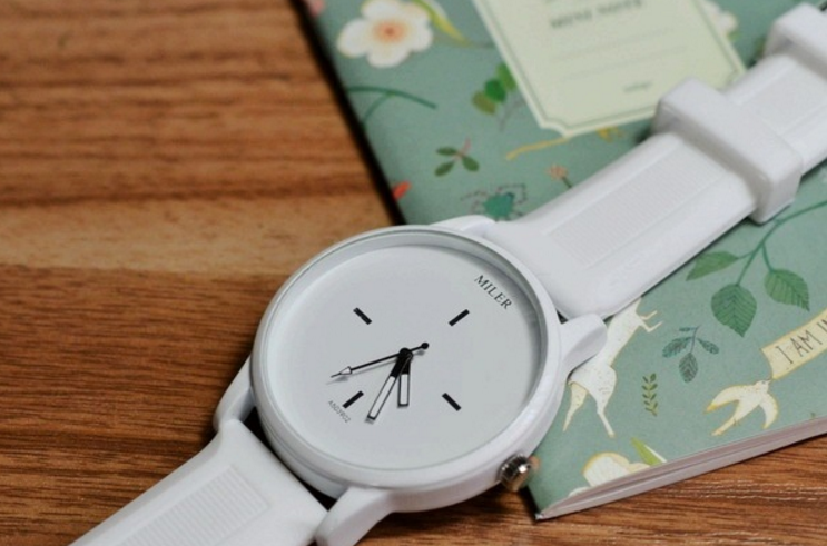 (Extra gift 1 tablets battery worth 20K) watches miler personality