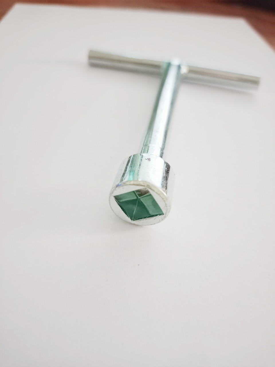 T-Lock Opens the Vertical Cutter Knife
