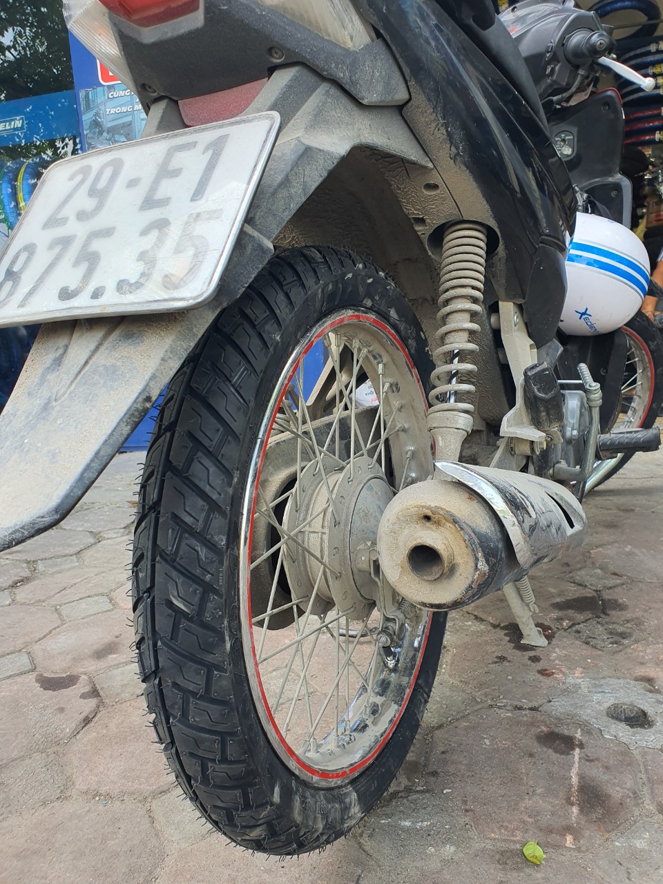 Lốp/vỏ xe máy Michelin 80/90-17 City Pro (loại dùng săm - ruột)