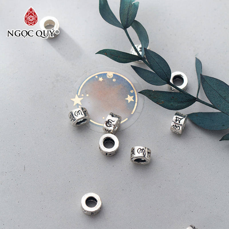 Charm bạc chặn lục đại minh chú - Ngọc Qúy Gemstones