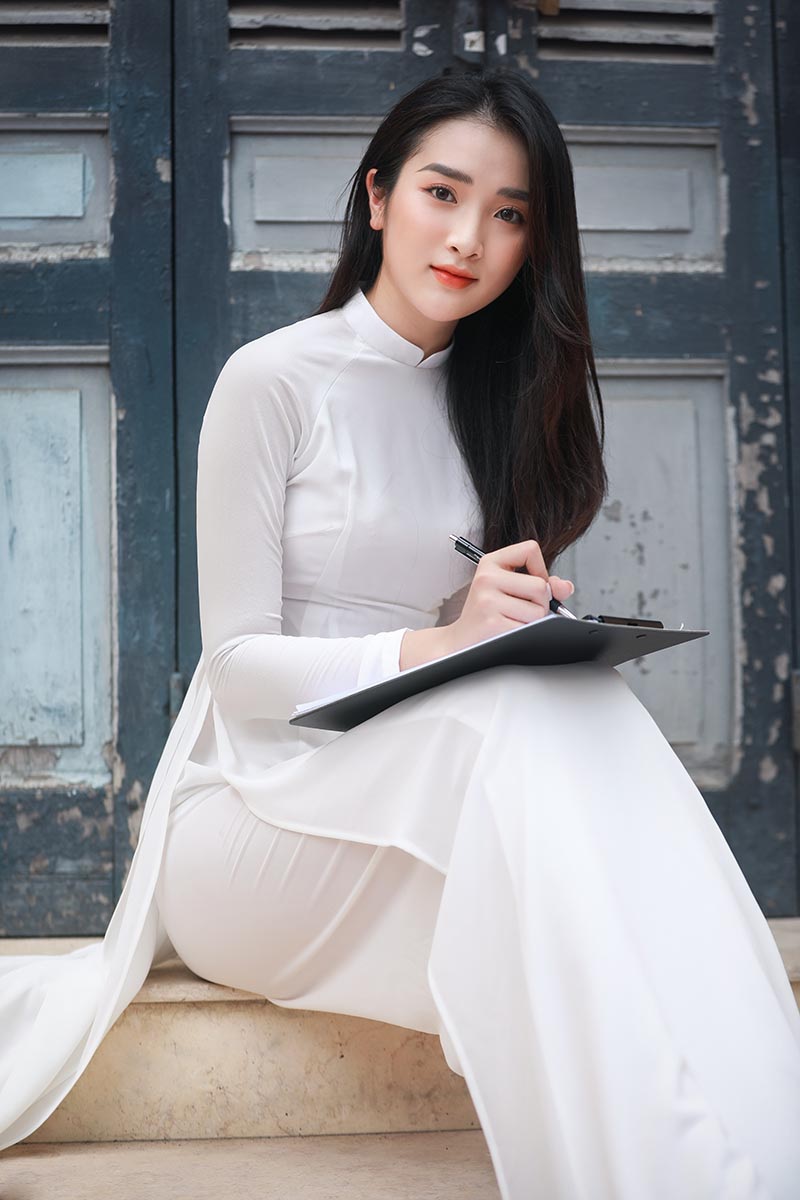 Áo dài lụa trắng 4 tà cao cấp - Áo dài Mộc Lâm - AD07