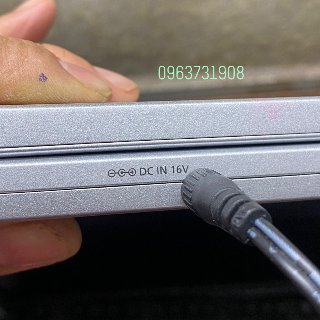 Cục sạc laptop panasonic 16v chân nhỏ dành cho Panasonic CF-XZ6