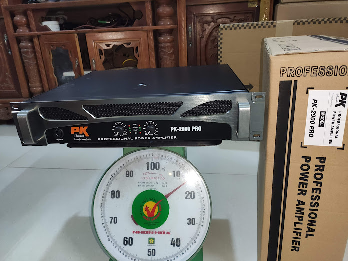 Đẩy công suất pk 2900 pro, hãng pk acoustic, 36 sò, nguồn xuyến đồng. 8 tụ lọc, 2400w, chơi tốt 4 loa bas 30 coil 76.