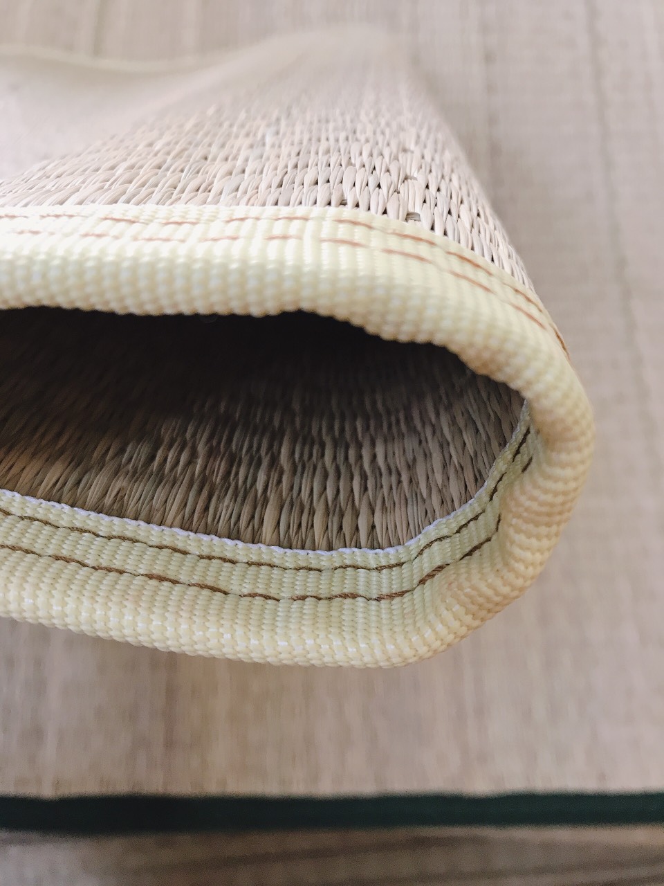 Chiếu cói cá nhân viền trắng cao cấp