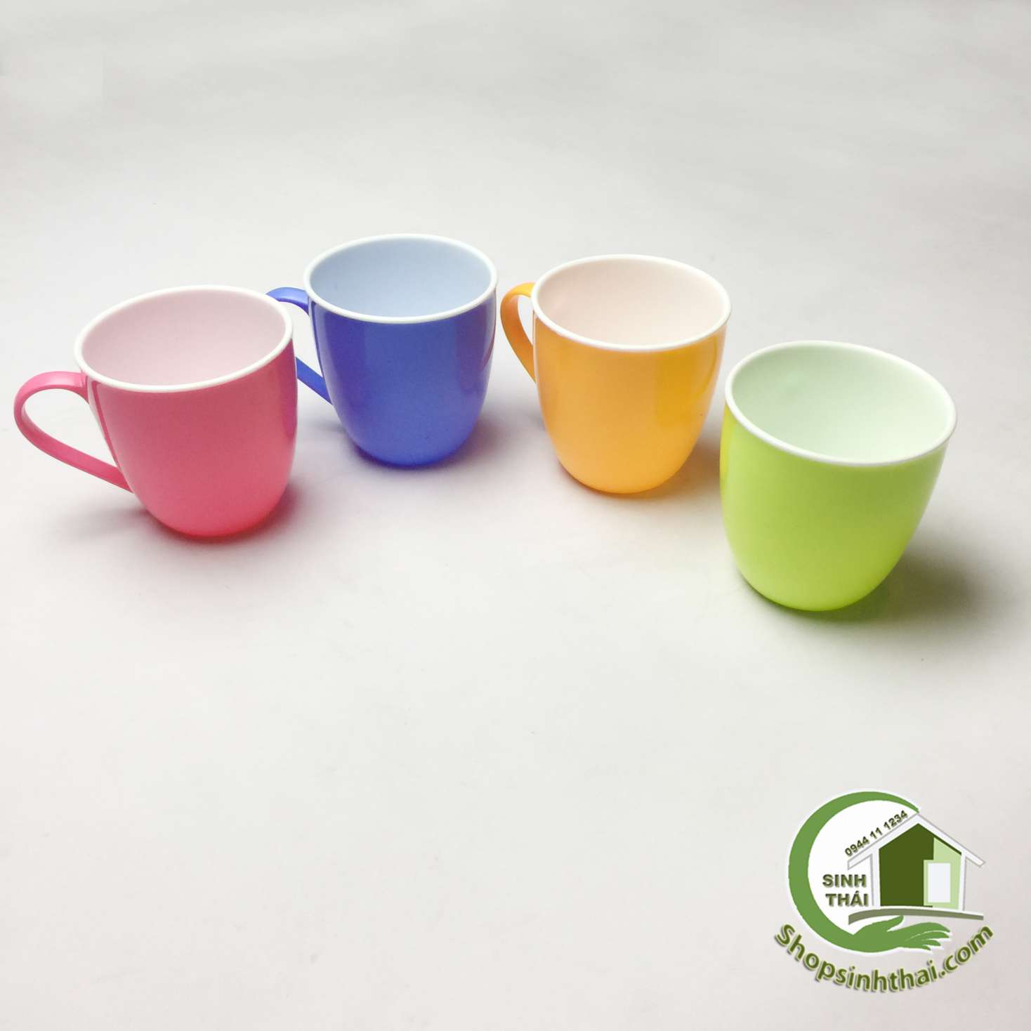 Ca uống nước ly cốc nhựa uống nước cao cấp hai màu - giao màu ngẫu nhiên