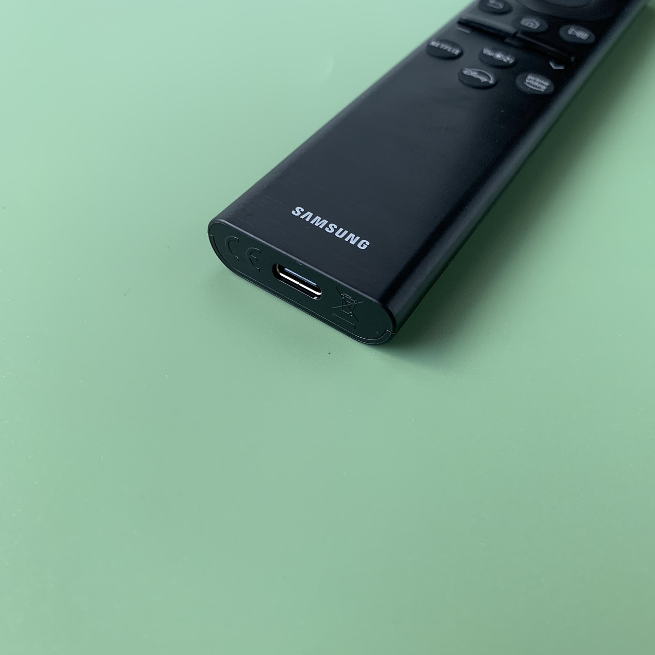 Điều khiển tivi Samsung năng lượng mặt trời hàng chính hãng theo TV, Remote samsung giọng nói Qled hàng Việt Nam