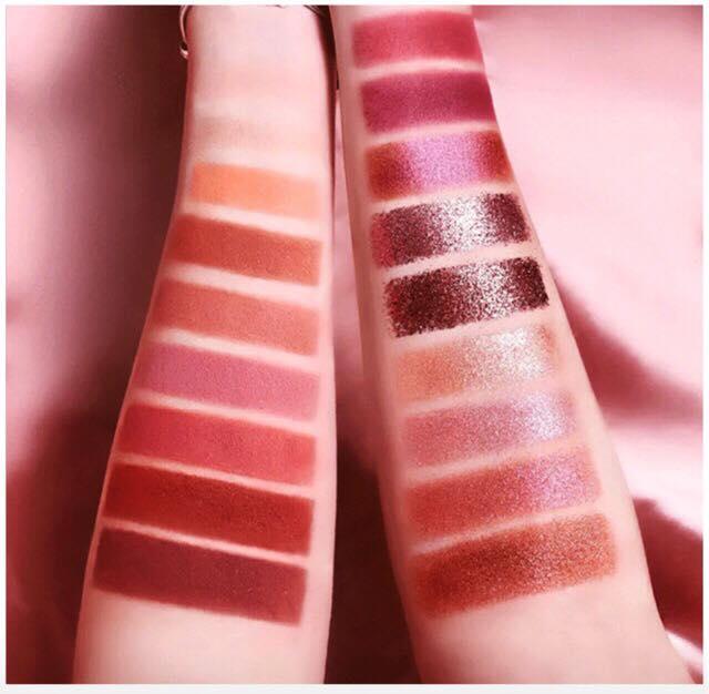 Bảng phấn mắt nhũ Moji New Nude For Part