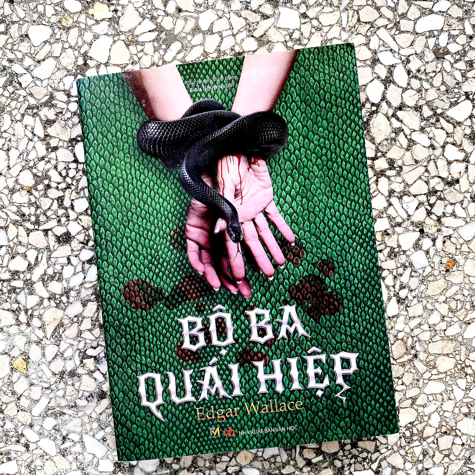 Sách Tiểu Thuyết Trinh Thám - Bộ Ba Quái Hiệp (Edgar Wallace)