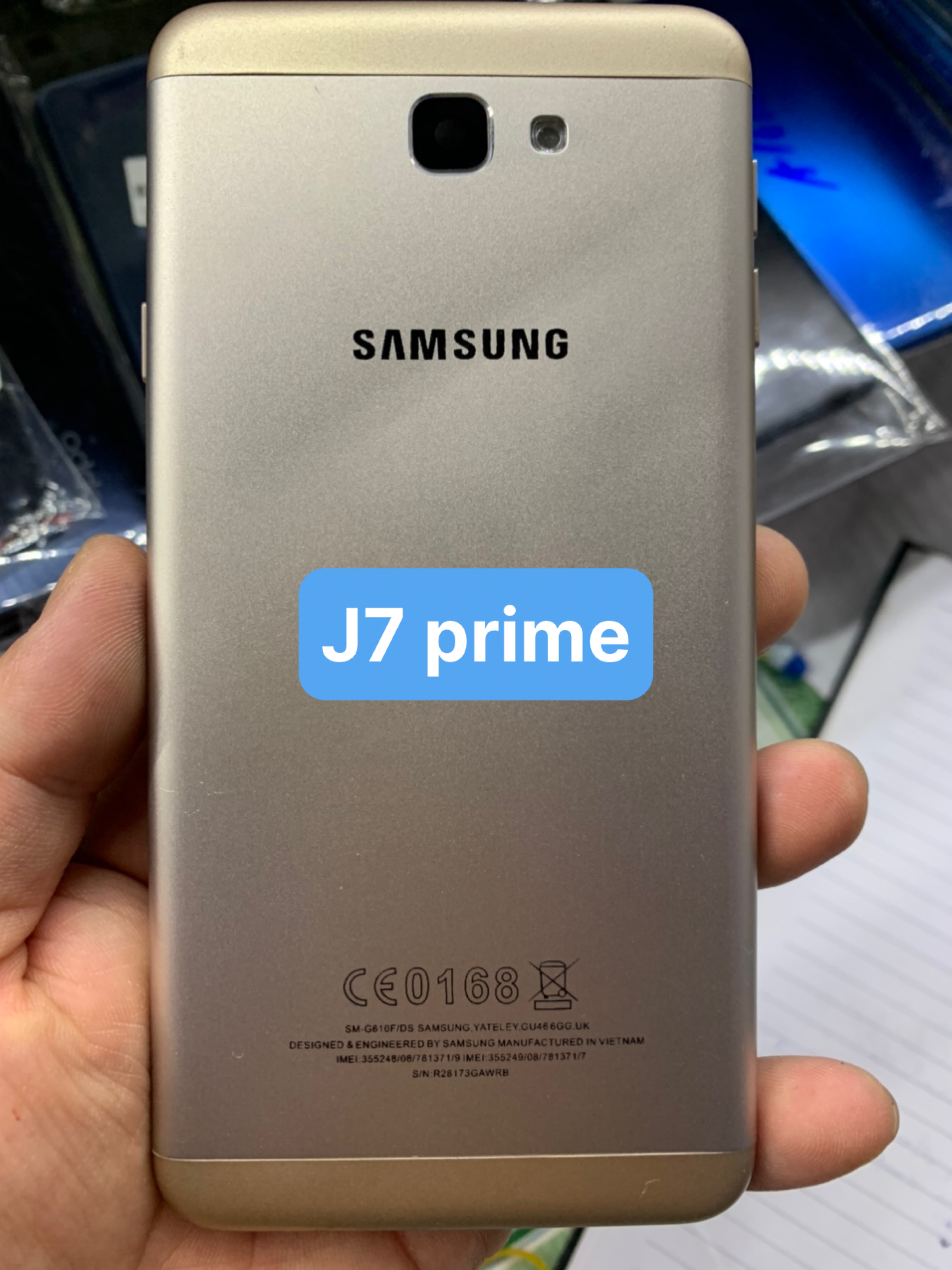 Bộ vỏ điện thoại zin hãng samsung J7 prime. gồm lưng, sườn, phím bấm, kính camera