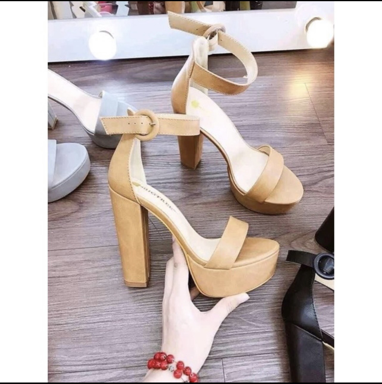 SANDANL CAO GOT 13CM DA MỀM ÊM CHÂN