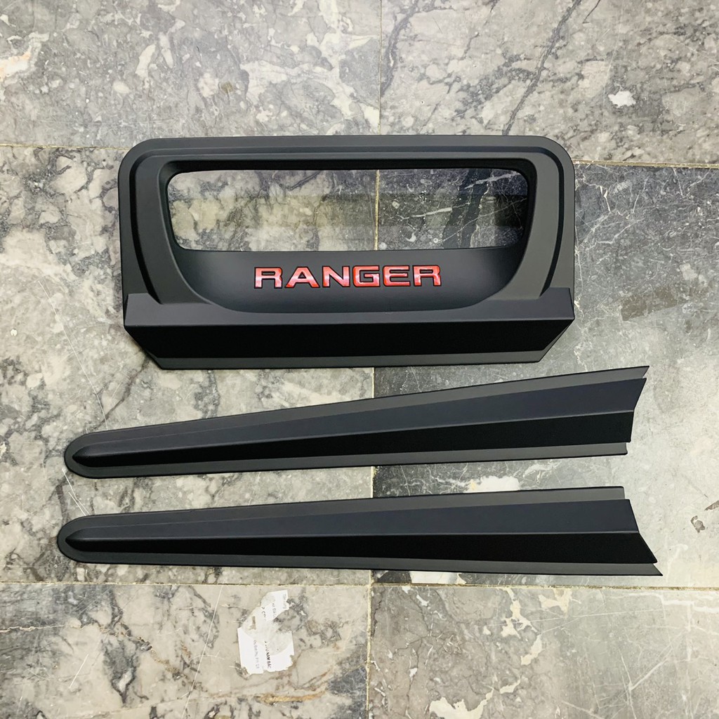 Ốp tay mở cốp xe ford ranger nhựa đen, mạ crom sáng bóng các đời 2014-2020 và 2022-2023