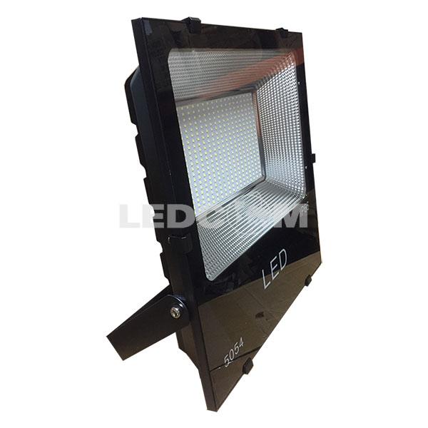 Đèn pha LED 200W chip SMD 5054 ánh sáng trắng
