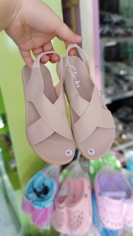 giày sandal đế thấp dây chéo giá rẻ
