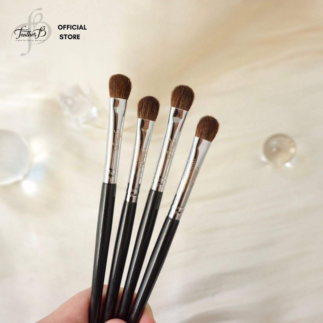 Cọ Tán Bầu Mắt Nhỏ Feather B 15