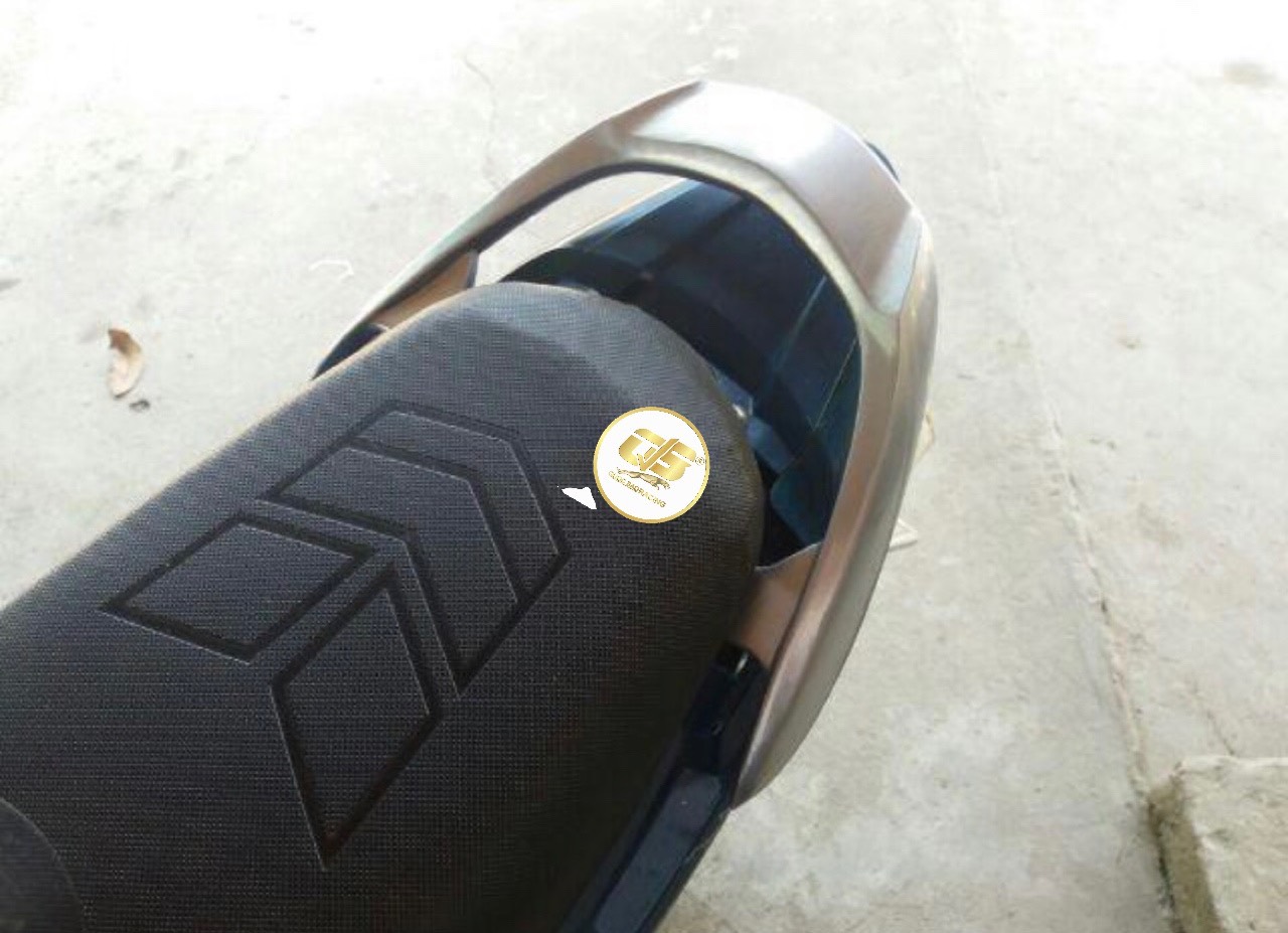 Cảng sau Sirius RC kiểu Mio (cảng thép)