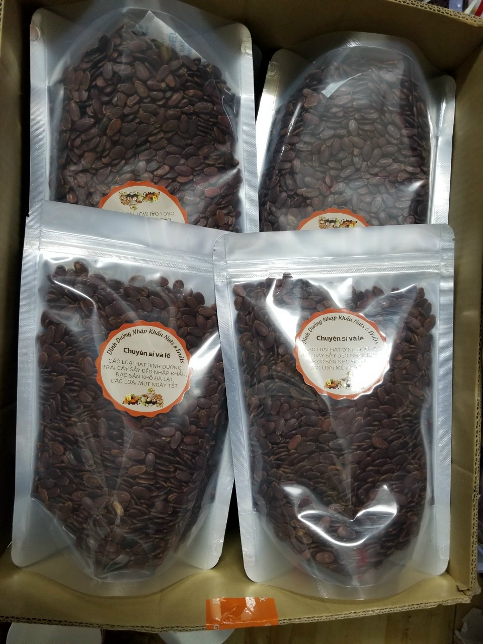 Combo 1kg hạt dưa hùng ký bao ngon, không dính màu khi ăn giá tốt