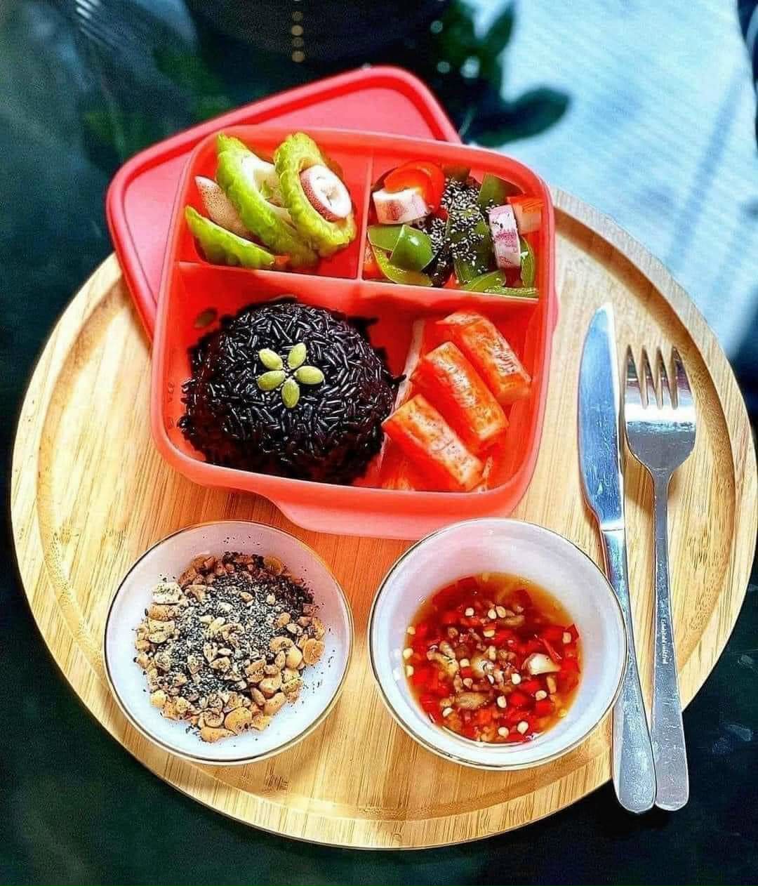 Hộp cơm Lolly Tup 550ml - Tupperware