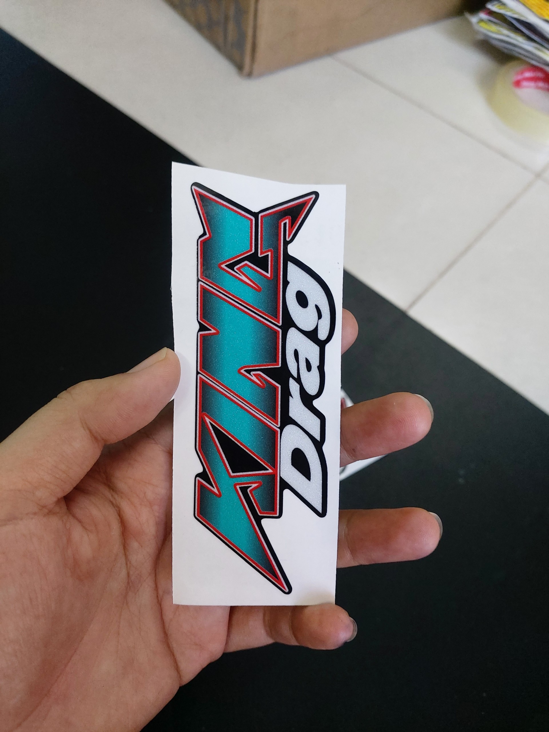 Tem logo kingdrag phản quang 4x11cm