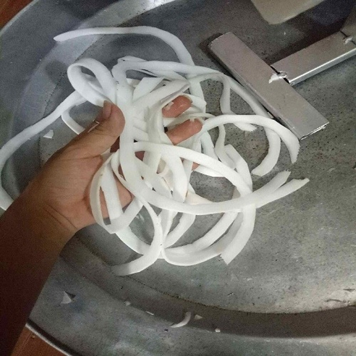 Máy bào dừa làm mứt quay tay