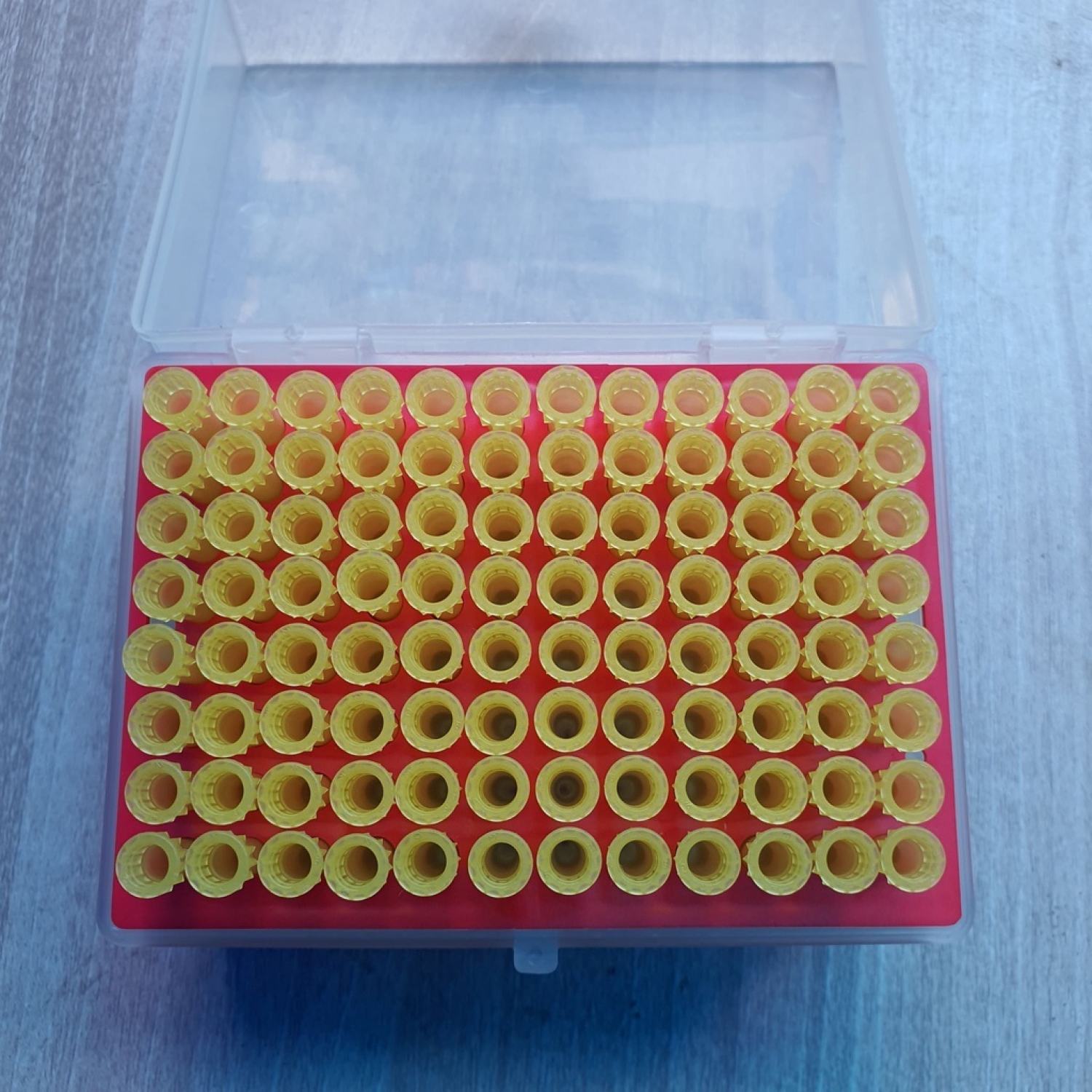 Đầu tip Vàng kiểu Eppendorf 200ul Xuất xứ Ý