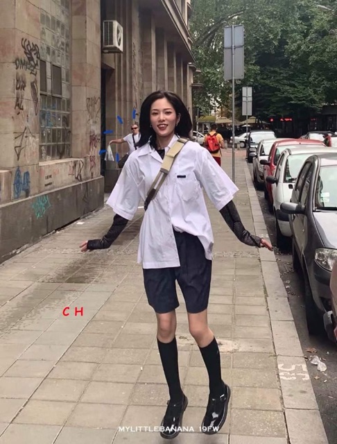 Áo sơ mi logo đen túi ngực COH0220