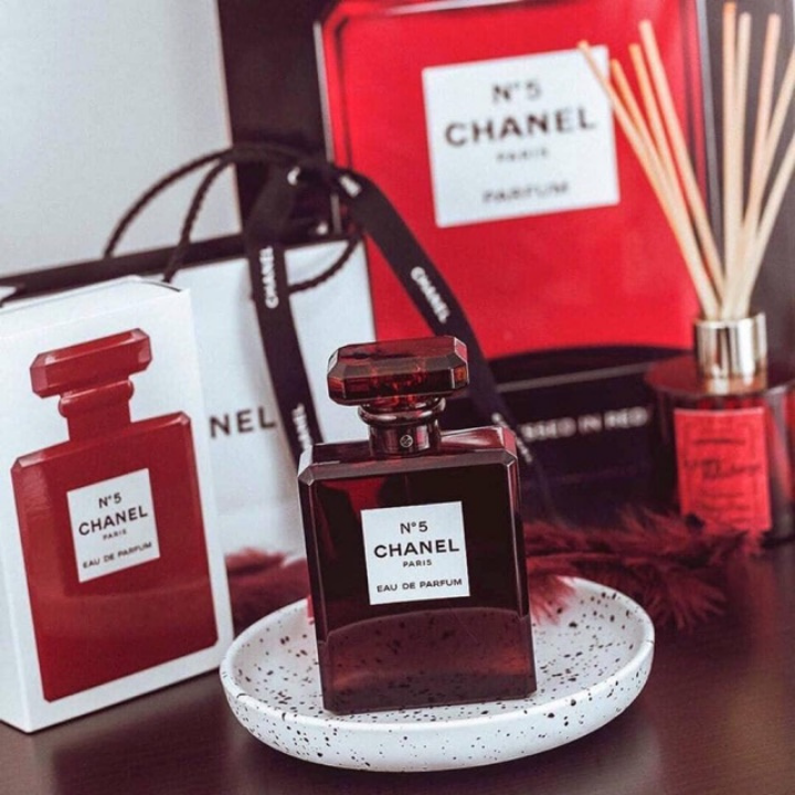 NƯỚC HOA NỮ  PARIS ĐỎ