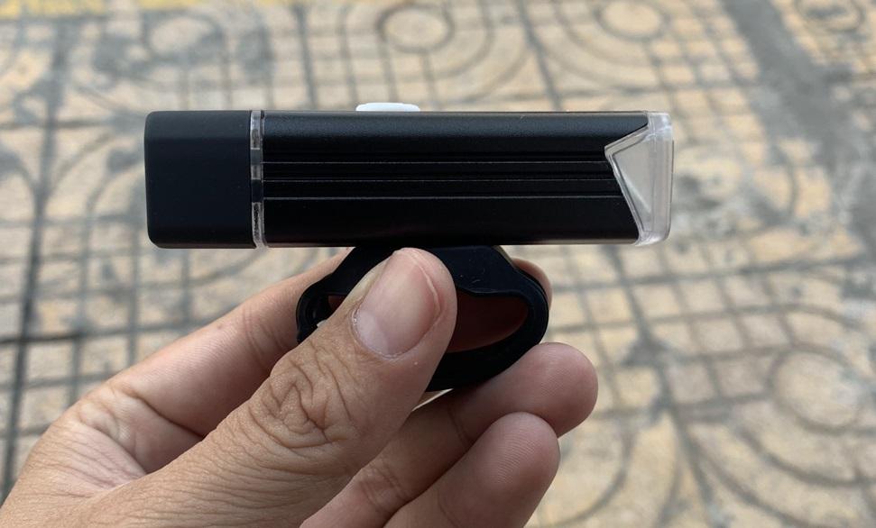 Đèn trước xe đạp sạc usb Machfally BK400