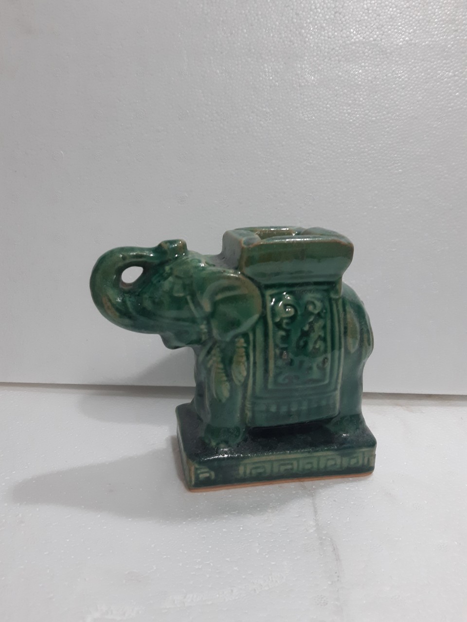 Đôn voi đựng tàn men xanh 15 cm