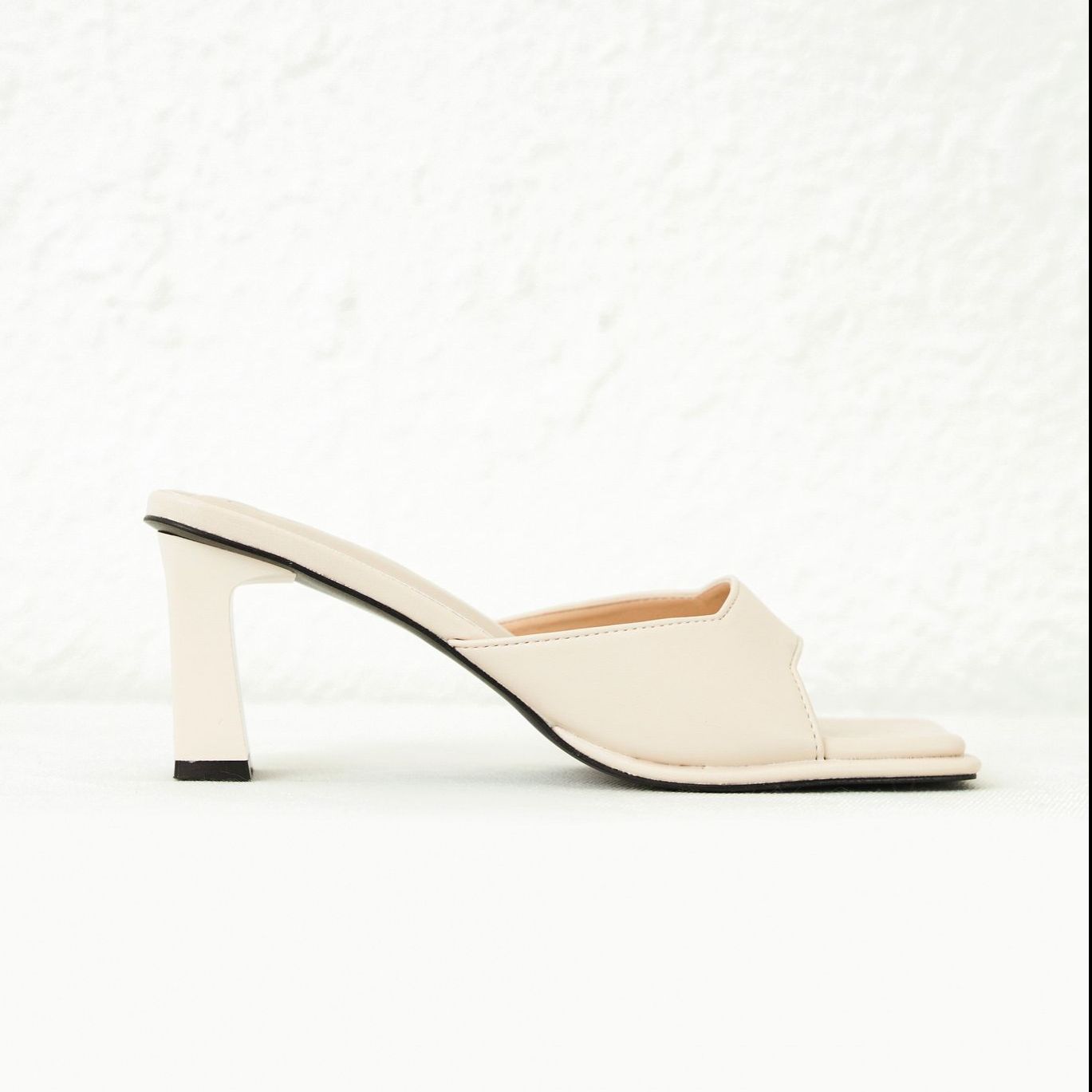Voucher siêu sale 15% olv - giày enny beige heels
