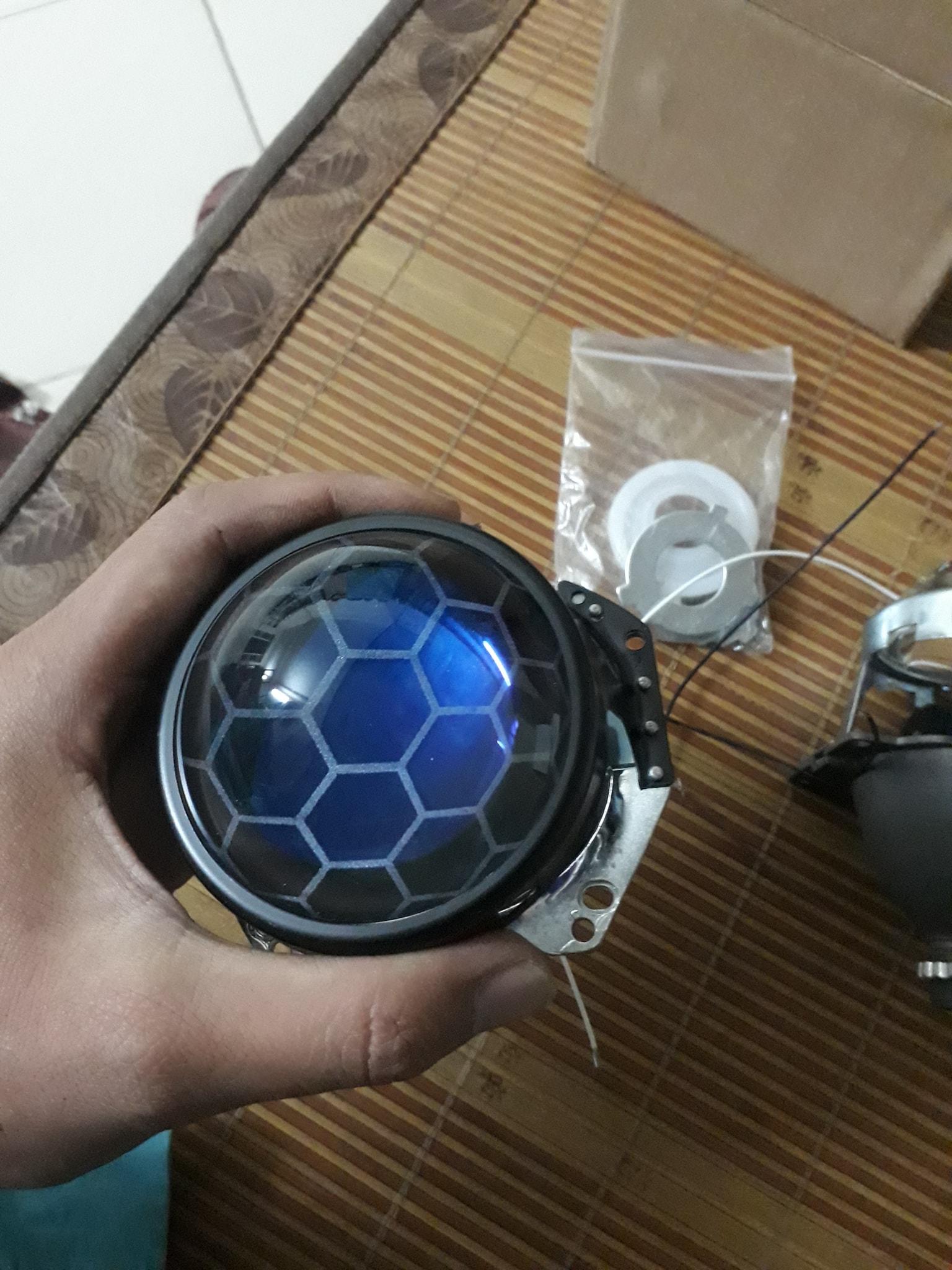 Chỉ có 1 bi cầu MORI LASER BLUE LENS 2,5 inch