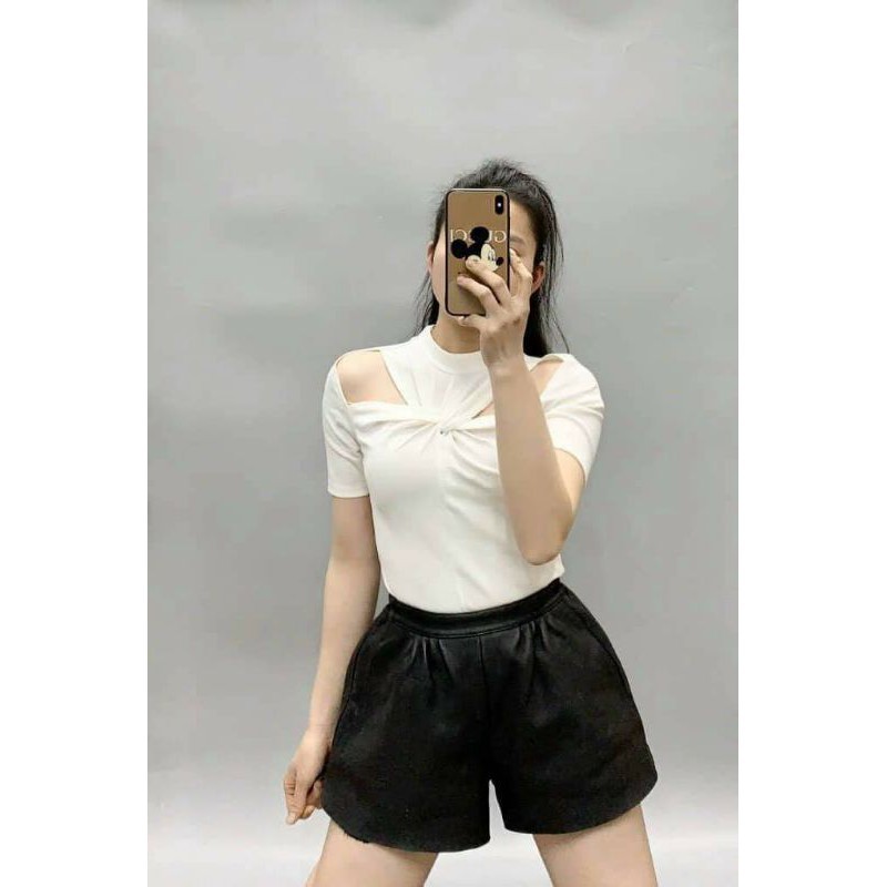 Áo phông cộc tay cutout hot trend trẻ trung sành điệu