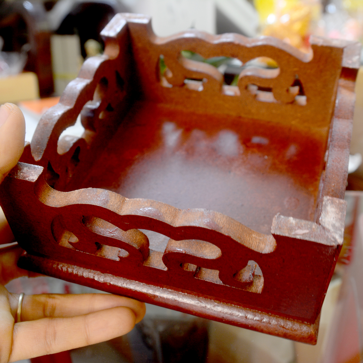 Đôn gỗ đặt tượng thờ chạm khắc gỗ MDF