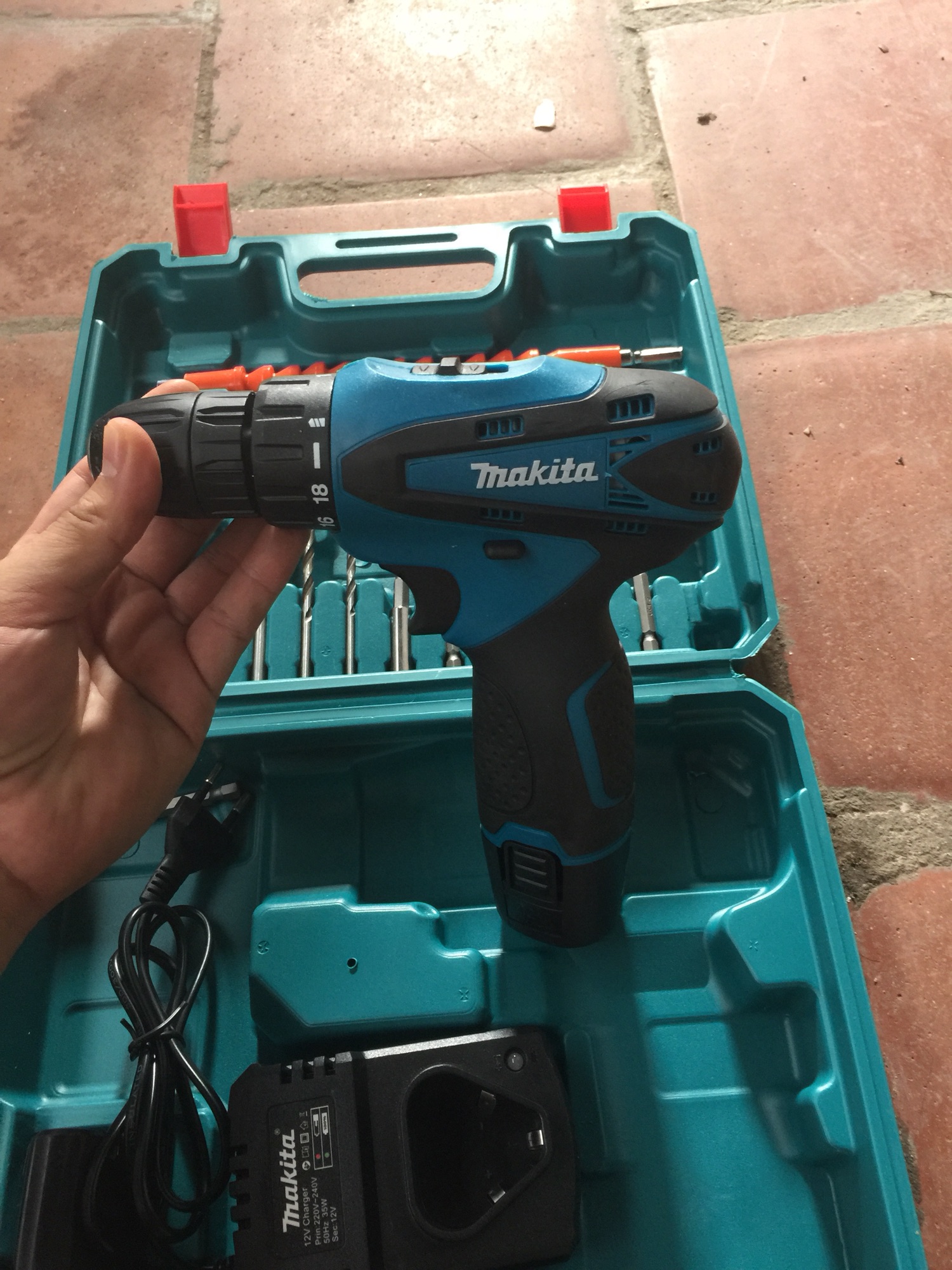 Khoan pin 12v đủ phụ kiên