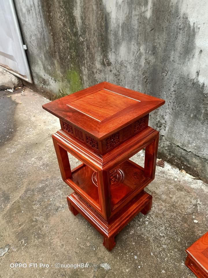 đôn đèn gỗ  hương đá kích thước mặt 30  cao 60 cm