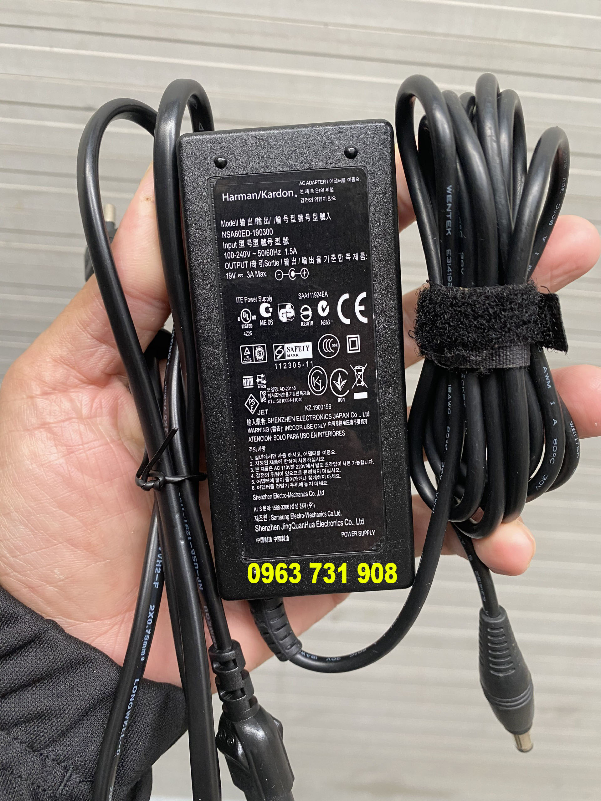 Adapter sạc loa HK Onyx Studio 3 19V