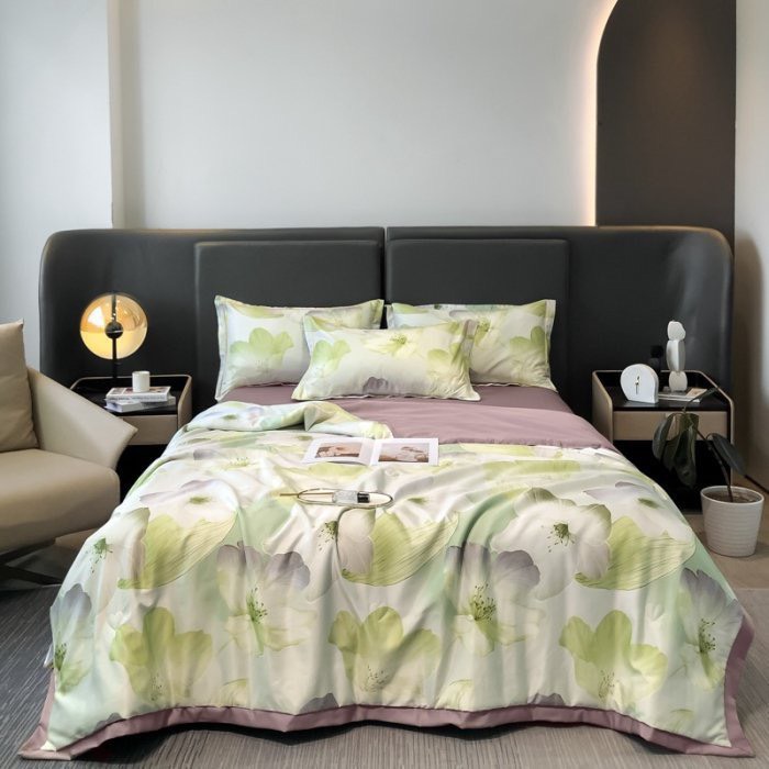 Thai Silk Summer-Autumn Blankets Are Good Quality, with Rich Patterns.