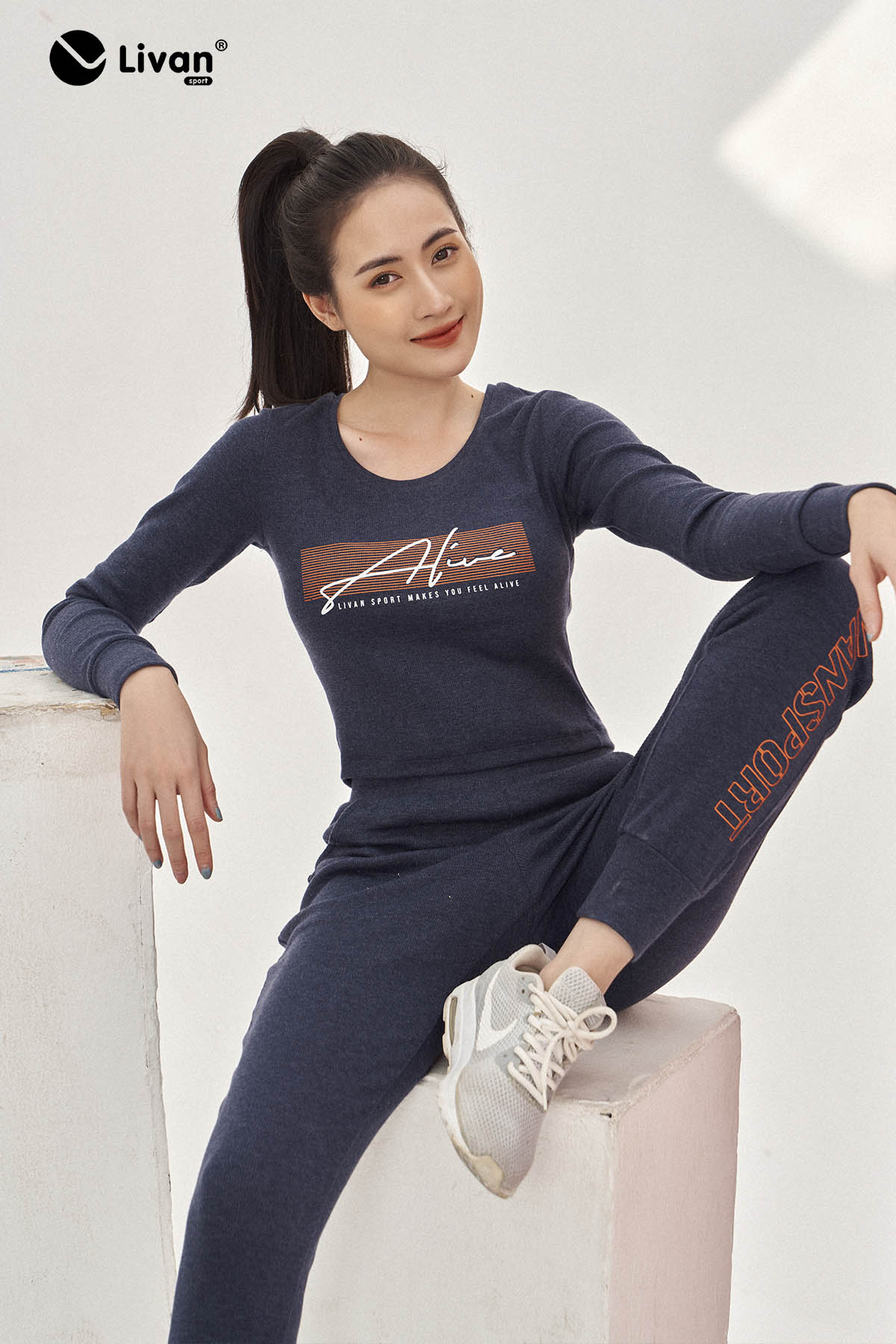 Áo Croptop Dài Tay Len Tăm Livan Sport