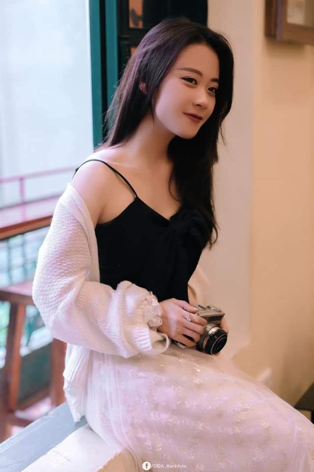 ÁO LỤA 2 DÂY CỔ TIM CAO CẤP, ÁO LỤA HAI DÂY CỔ CHỮ V