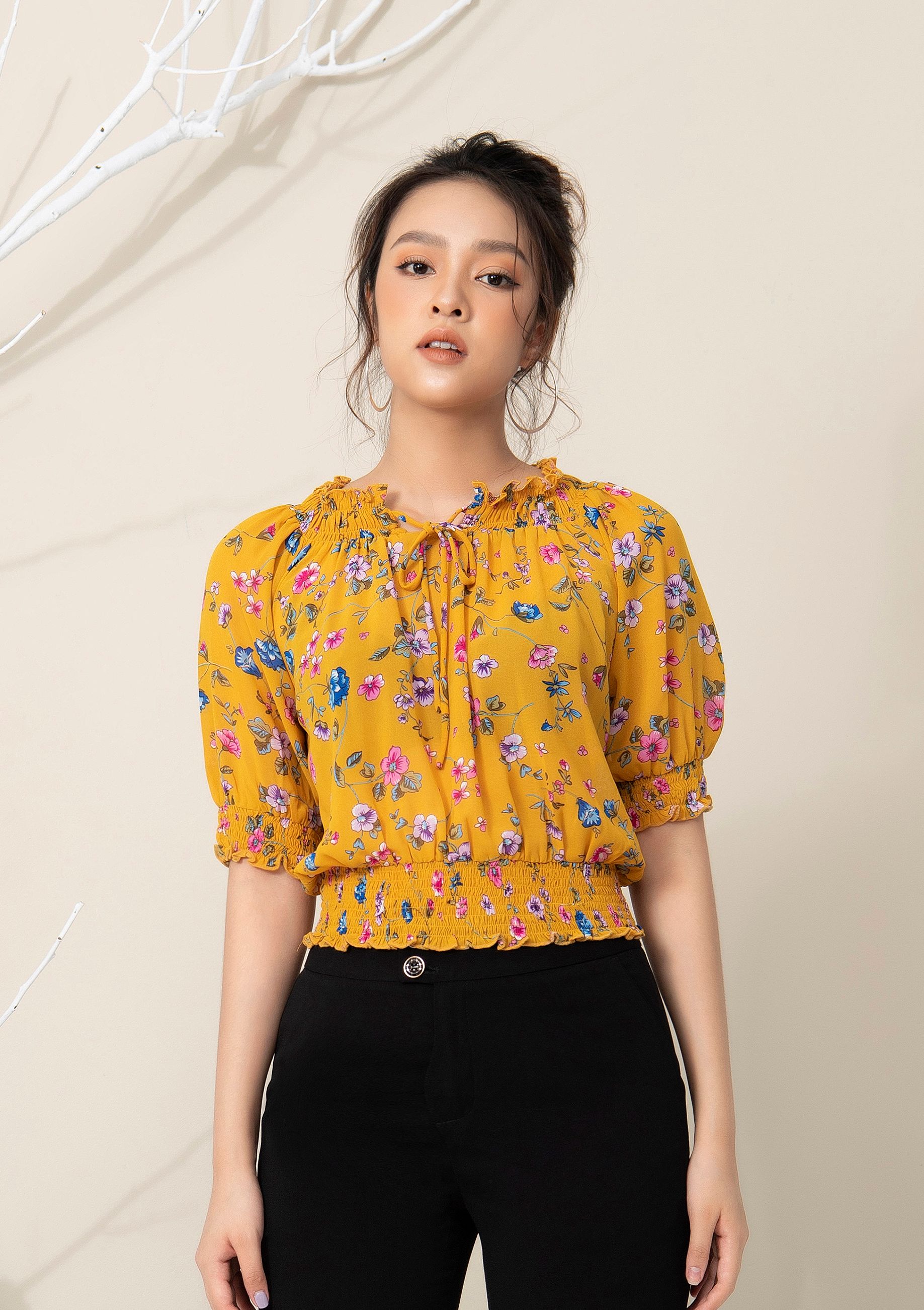 Áo sơ mi nữ LUPERI LFSM1141 cổ phối thắt nơ điệu đà, tay lỡ bo gấu, họa tiết hoa, áo sơ mi tay ngắn, áo sơ mi kiểu nữ, áo sơ mi công sở, áo sơ mi tay ngắn nữ, áo sơ mi nữ đẹp LFSM1141