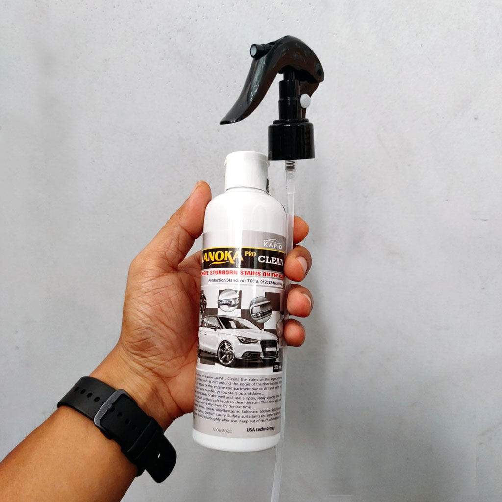 Dung Dịch Tẩy Ố Mốc Cặn Canxi Bề Mặt Kính Lái Lazang Logo và Các Chi Tiết Crom Trên Ô Tô Xe Hơi Nanoka Pro (Lowell Clean)